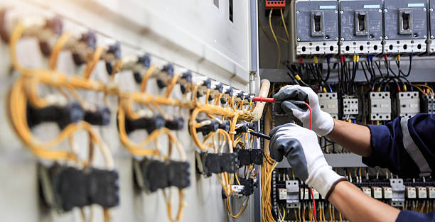 Professional Electrician technician working in Birmingham, MI
